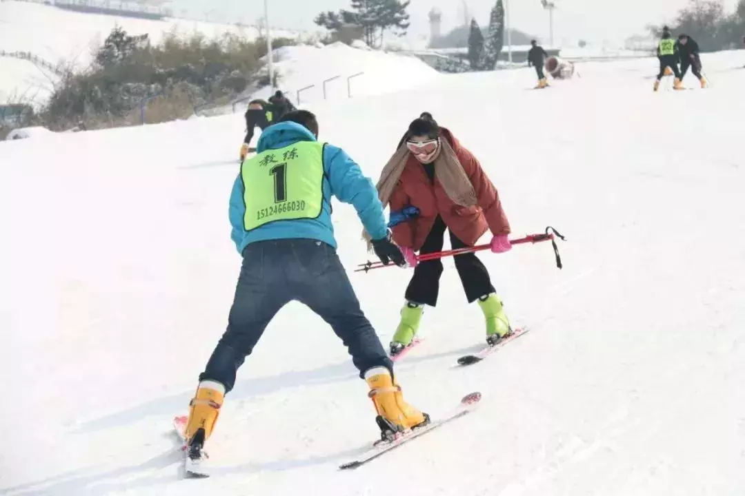 下下雨可以滑雪吗(大杭州终于要有自己的户外滑雪场啦~今年新开滑雪场地图上线)