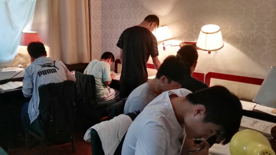 西安医学院在陕西省理工类考生中都有哪些定向免费的招生计划？