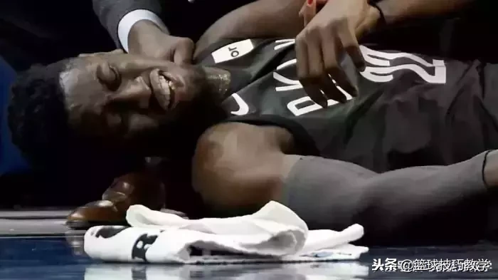 nba断腿是为什么(又伤一人！直接断腿！罗斯都哭了！他才24岁，巴特勒换他都换不来)