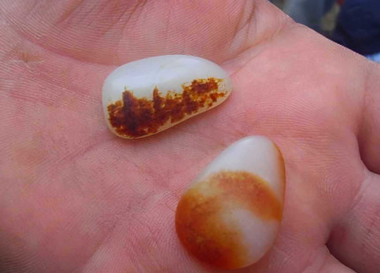 详解染色和田玉籽料4——色艳和拉丝(怎样分辨别玉的真假) 第1张