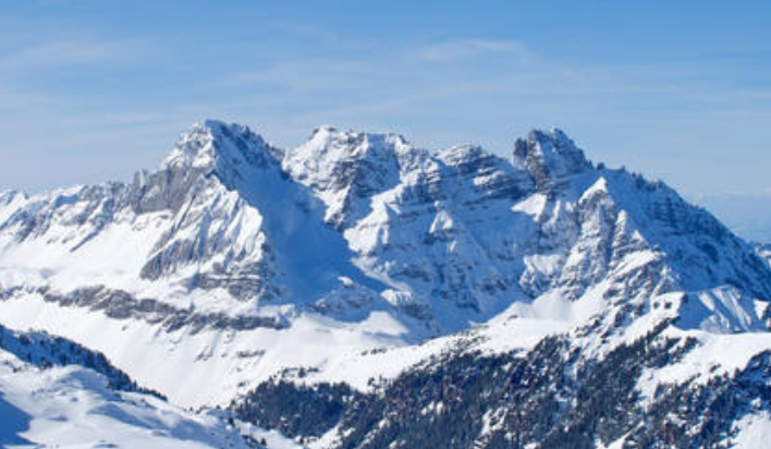 为什么清华大学教授错了？落后真的要挨打吗？答案就在《三体》里