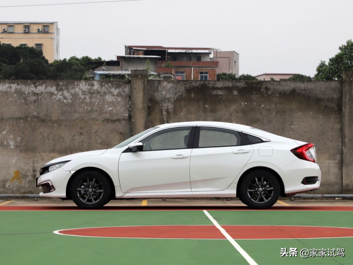 抛开情怀不谈，第七代伊兰特为何能比思域更吸引年轻人的青睐