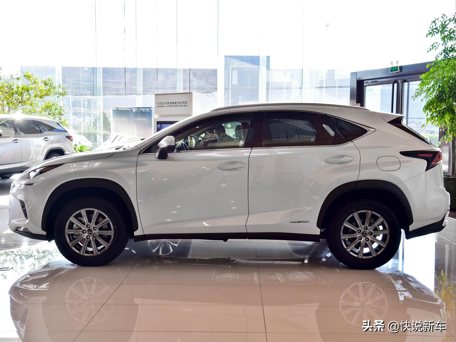 进口日系豪华车，高品质大SUV，6L油耗92号油，实拍雷克萨斯NX