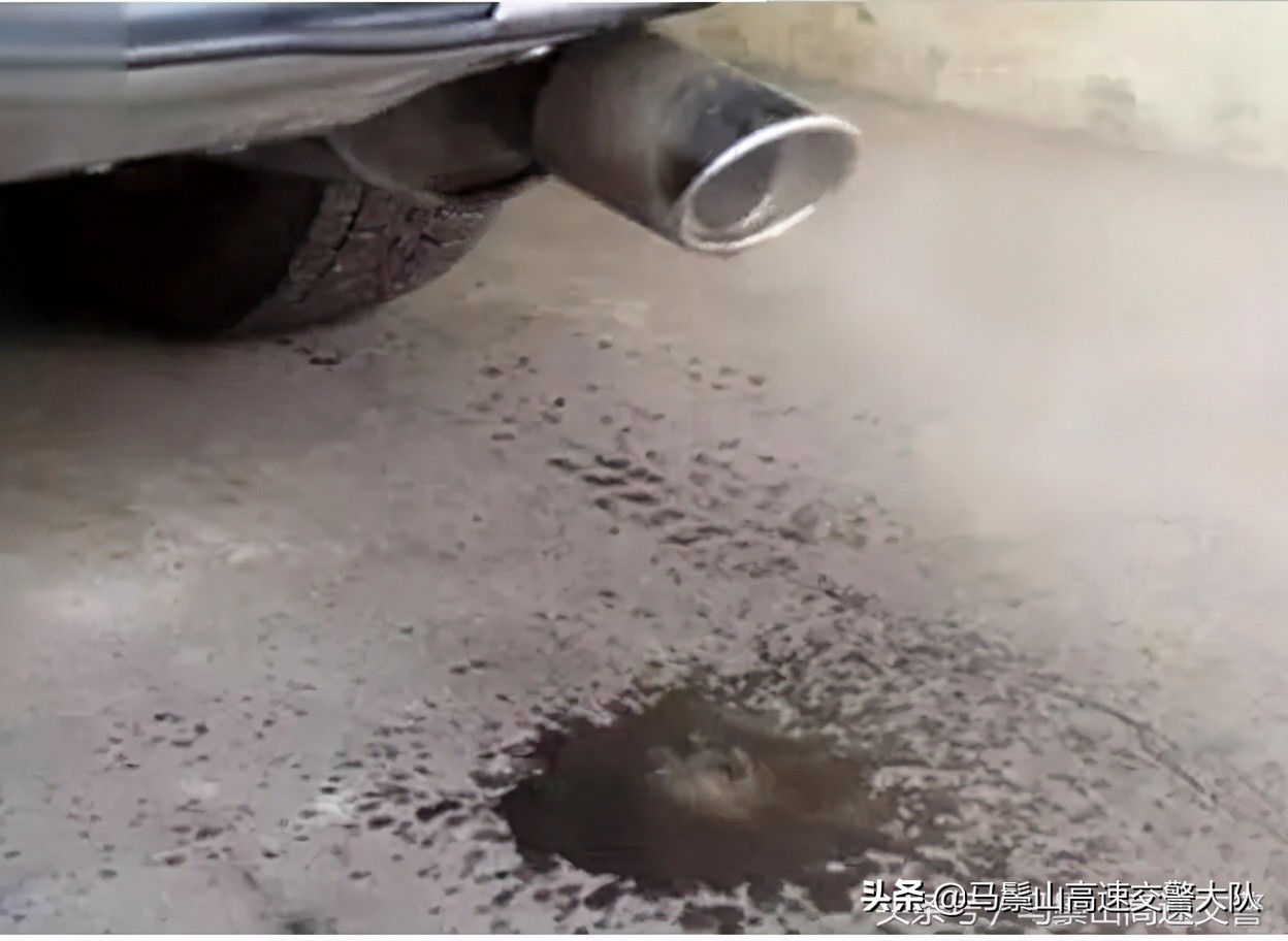 汽车排气管滴水正常吗？揭秘背后原因
