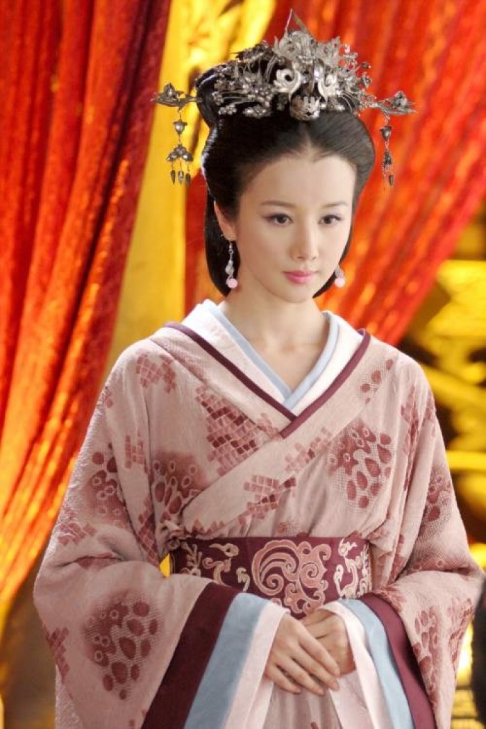 《美人心计》中,在窦漪房之前,代王王后有两任分别是青宁和周子冉.