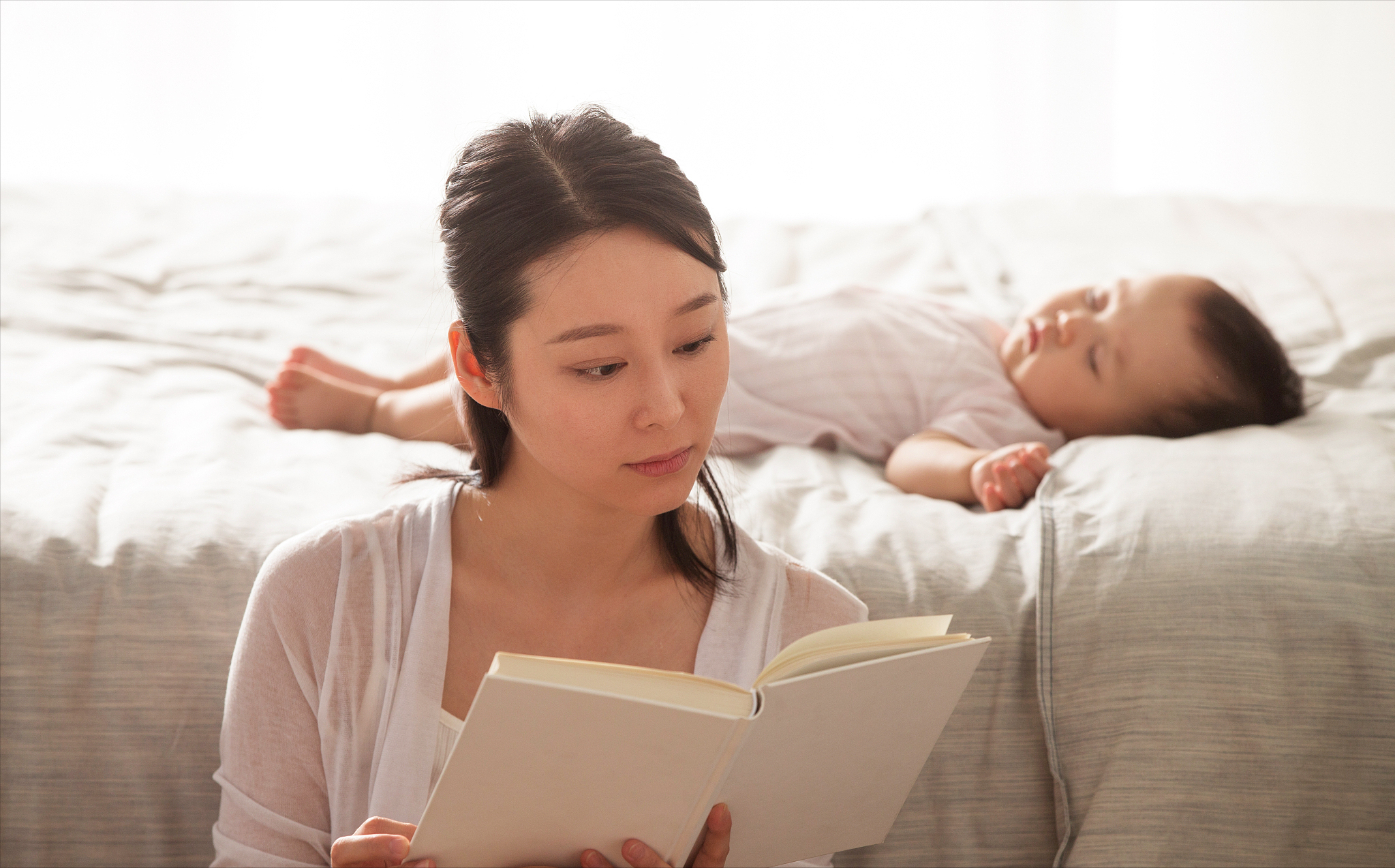 宝宝从几个月开始阅读？等懂话再看就晚了，附0-6个月娃阅读需求