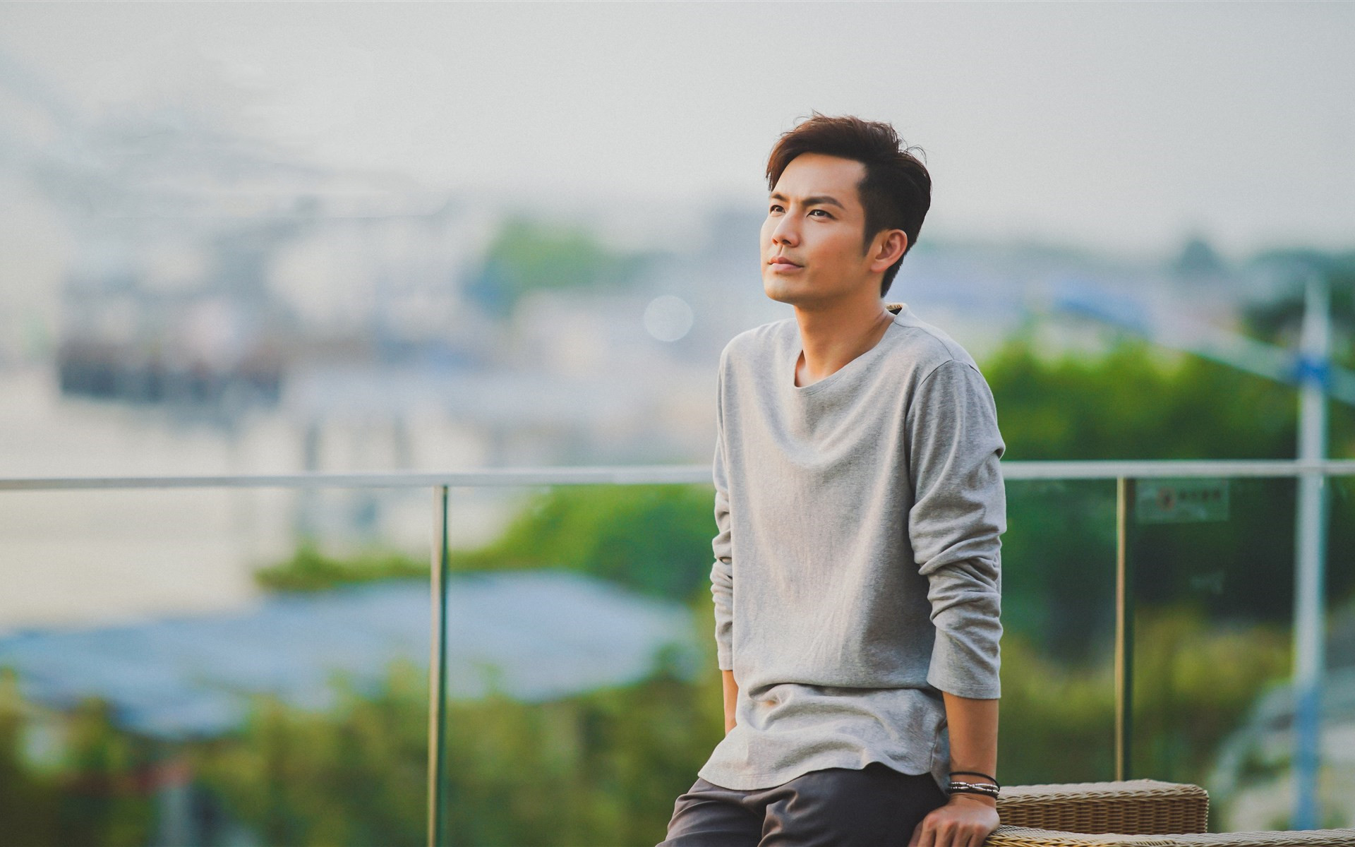 邰正宵 我爱过你(凭"九百九十九朵玫瑰"爆火,被