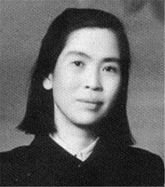 听到毛主席逝世消息时丙字的读音及情感表达