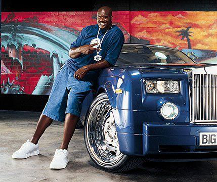 nba哪些人有跑車（NBA億萬富翁開啥豪車？奧胖開勞斯萊斯幻影，詹皇豪車與球鞋聯名）