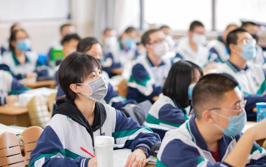 新高考“3+1+2”模式，不选物理志愿填报难，选了物理高考难？