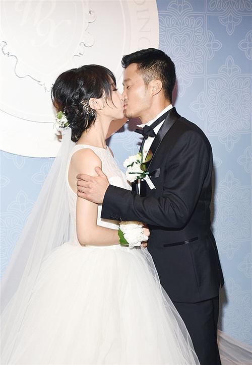 吴京的逆袭情史，因穷曾被两位美人嫌弃，邂逅谢楠后收获神仙爱情
