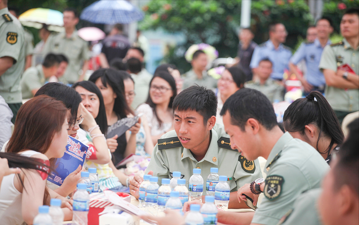 大学生毕业当兵（大学毕业生当兵）