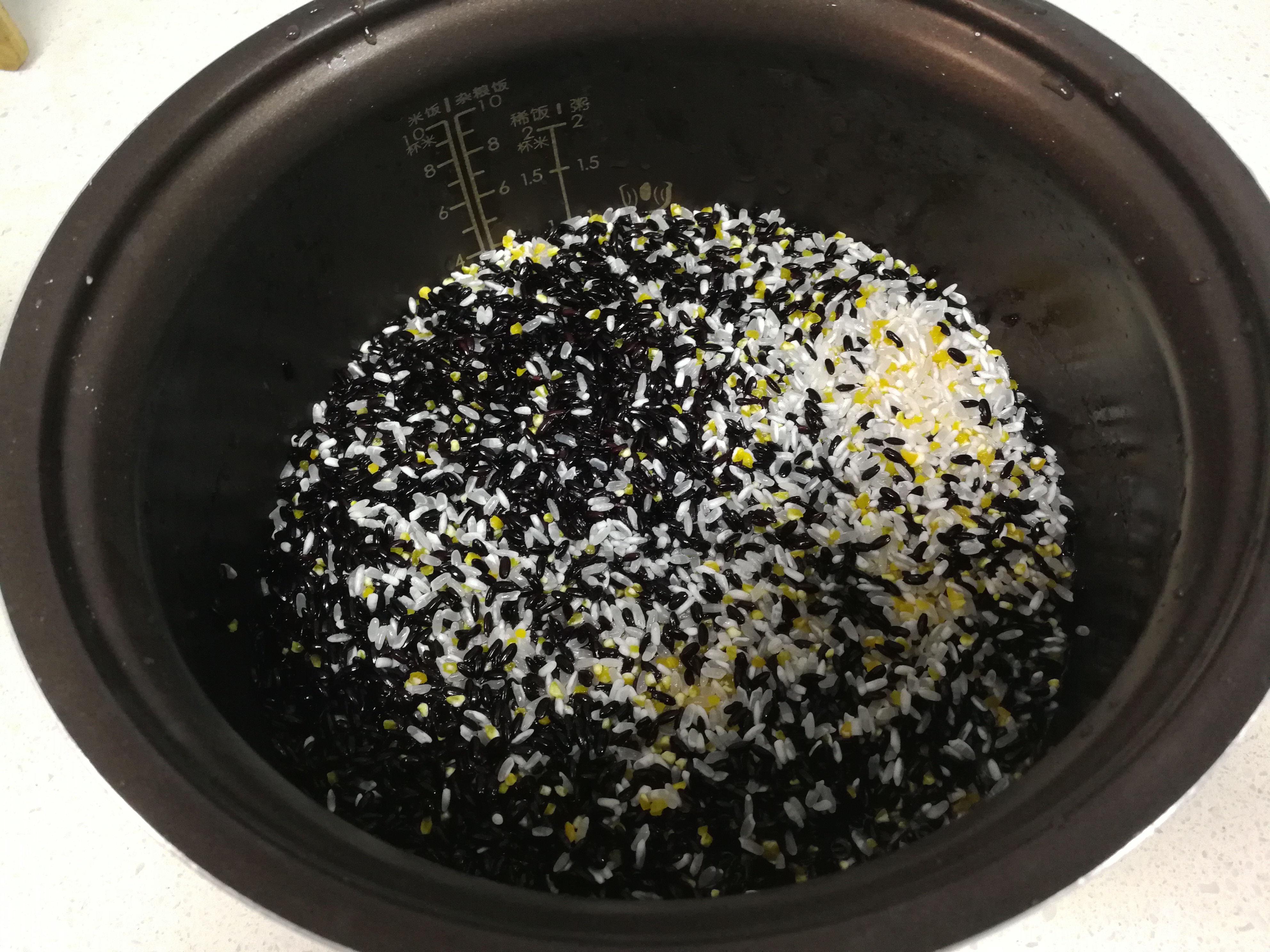 蒸黑米饭又硬又难吃？教你3个小窍门，搭配2样，无糖自然香甜软糯