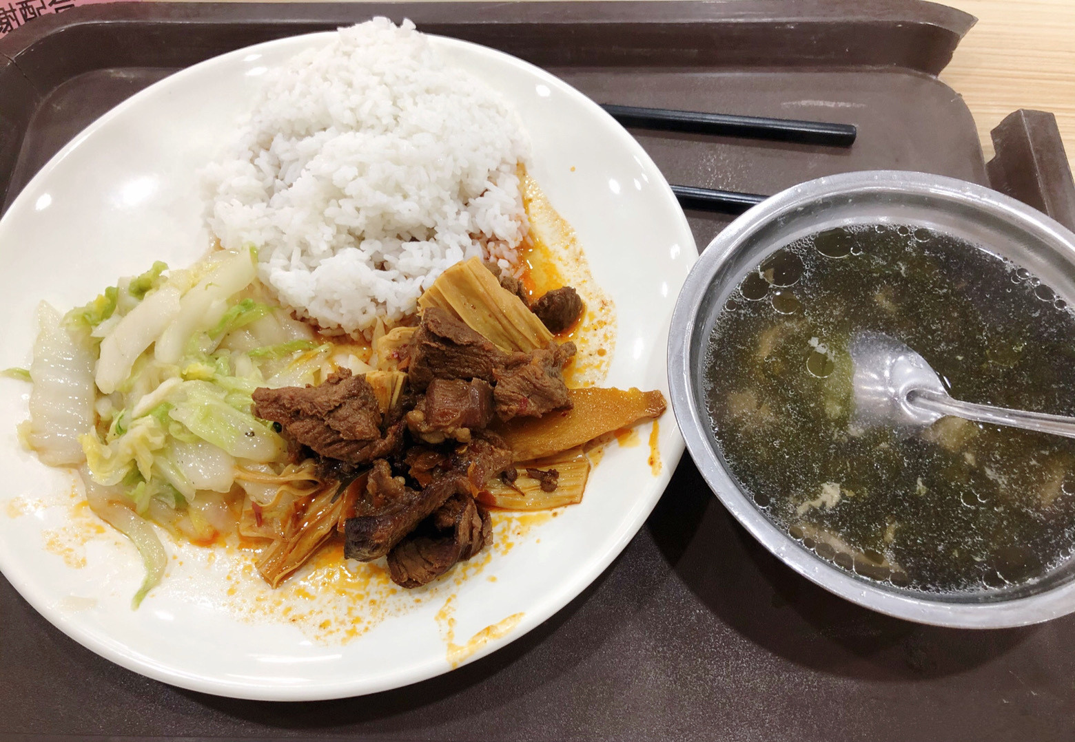 厦门大学食堂有多好？中式大厨做盘菜6元，米饭免费10年，值了