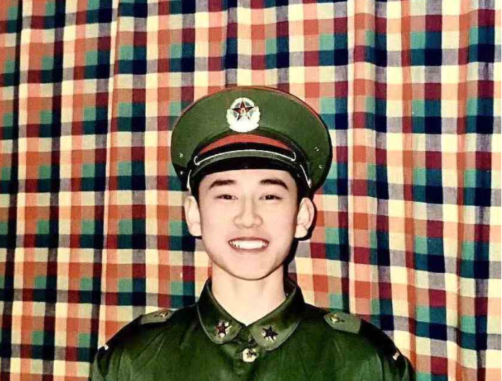 为什么很多专科生毕业后，会选择入伍从军？3个好处本科生也羡慕