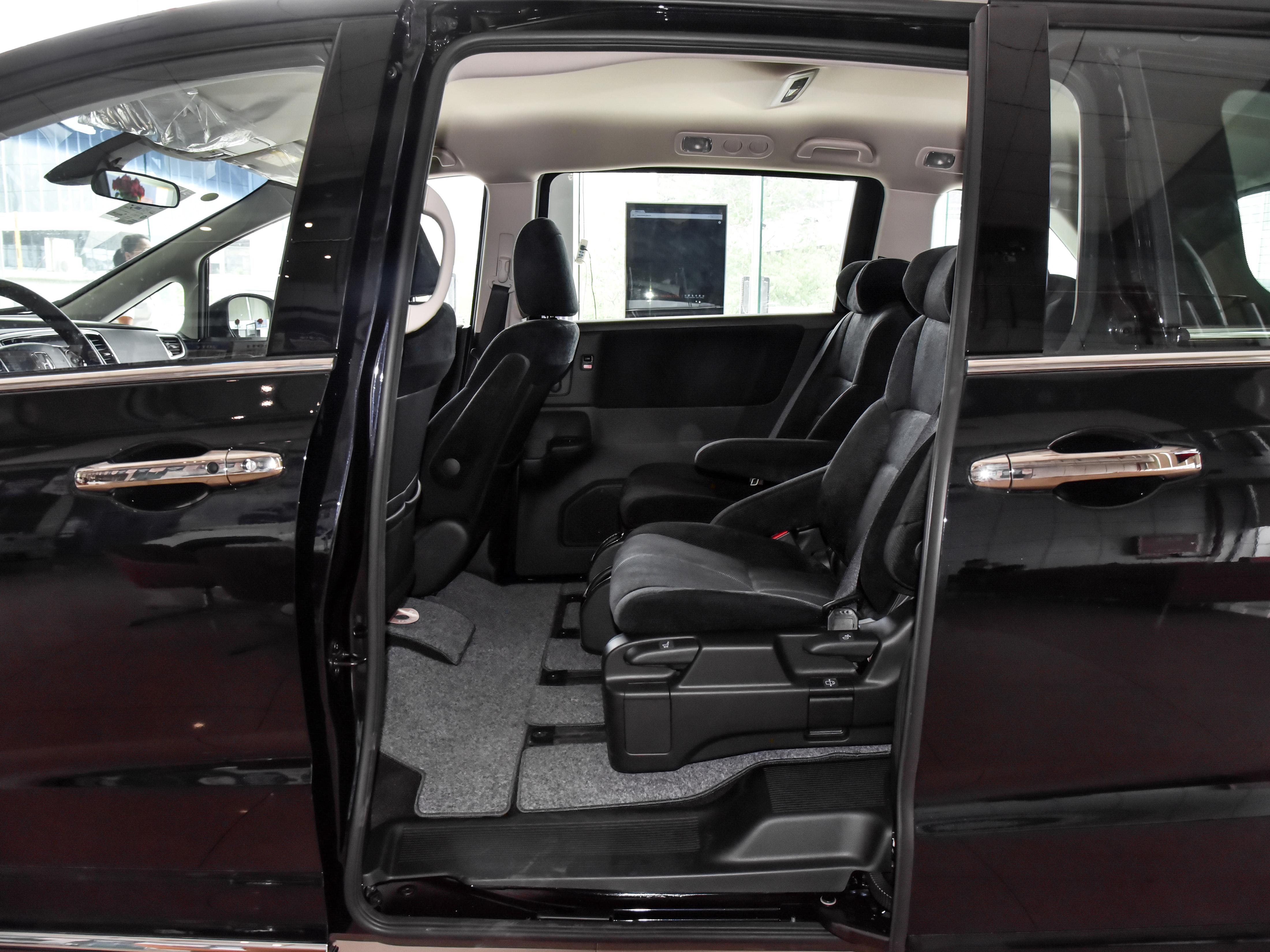 7座大mpv油耗堪比小代步车,5.8l油耗还是日系,实拍本田奥德赛