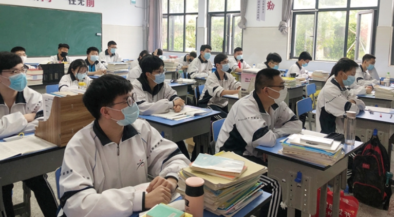 150分多少分及格(高中三年时光) - 青木春