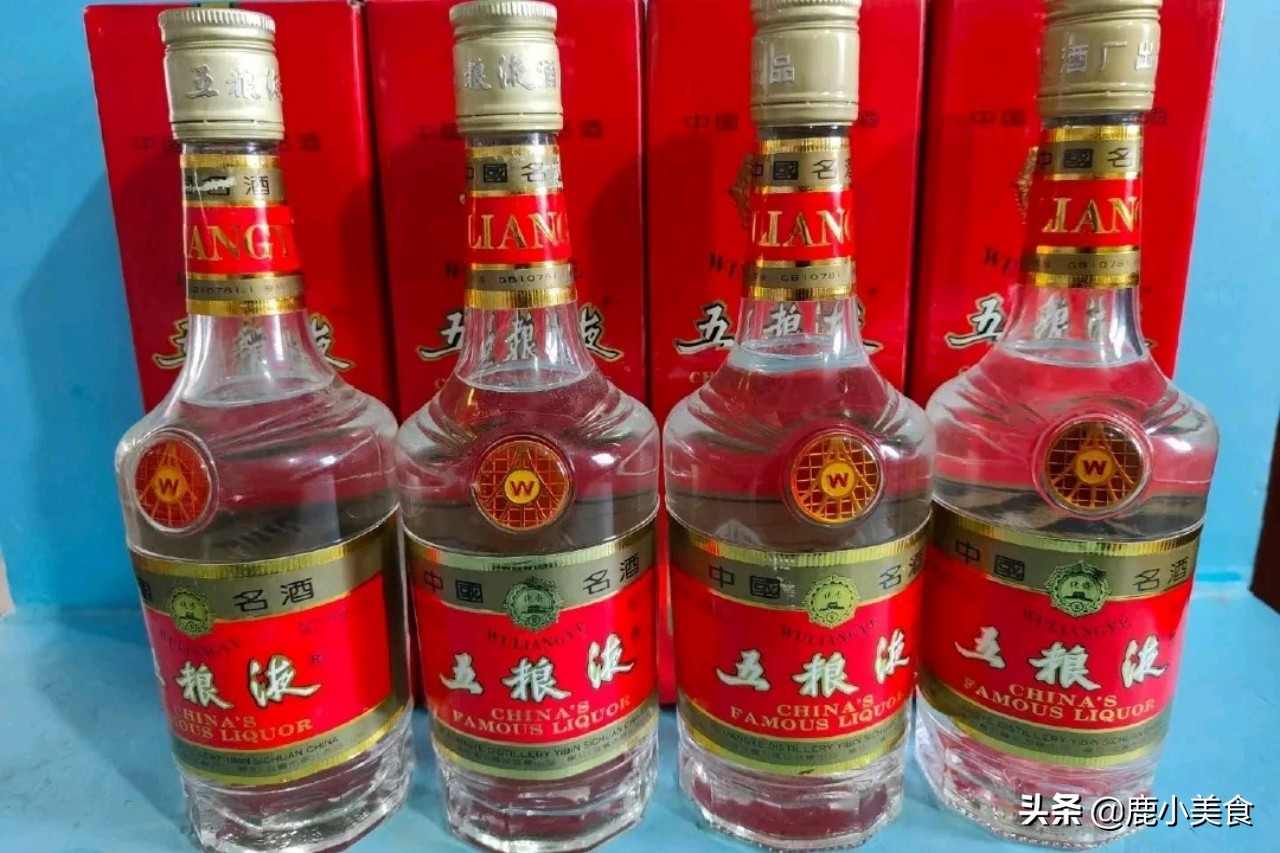 推荐9款“中低端”的浓香型白酒,性价比高,经典好喝又不贵