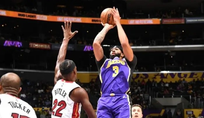 NBA篮球视频(湖人加时赛险胜热火！勇士完成六连胜！篮网三节打卡收工)