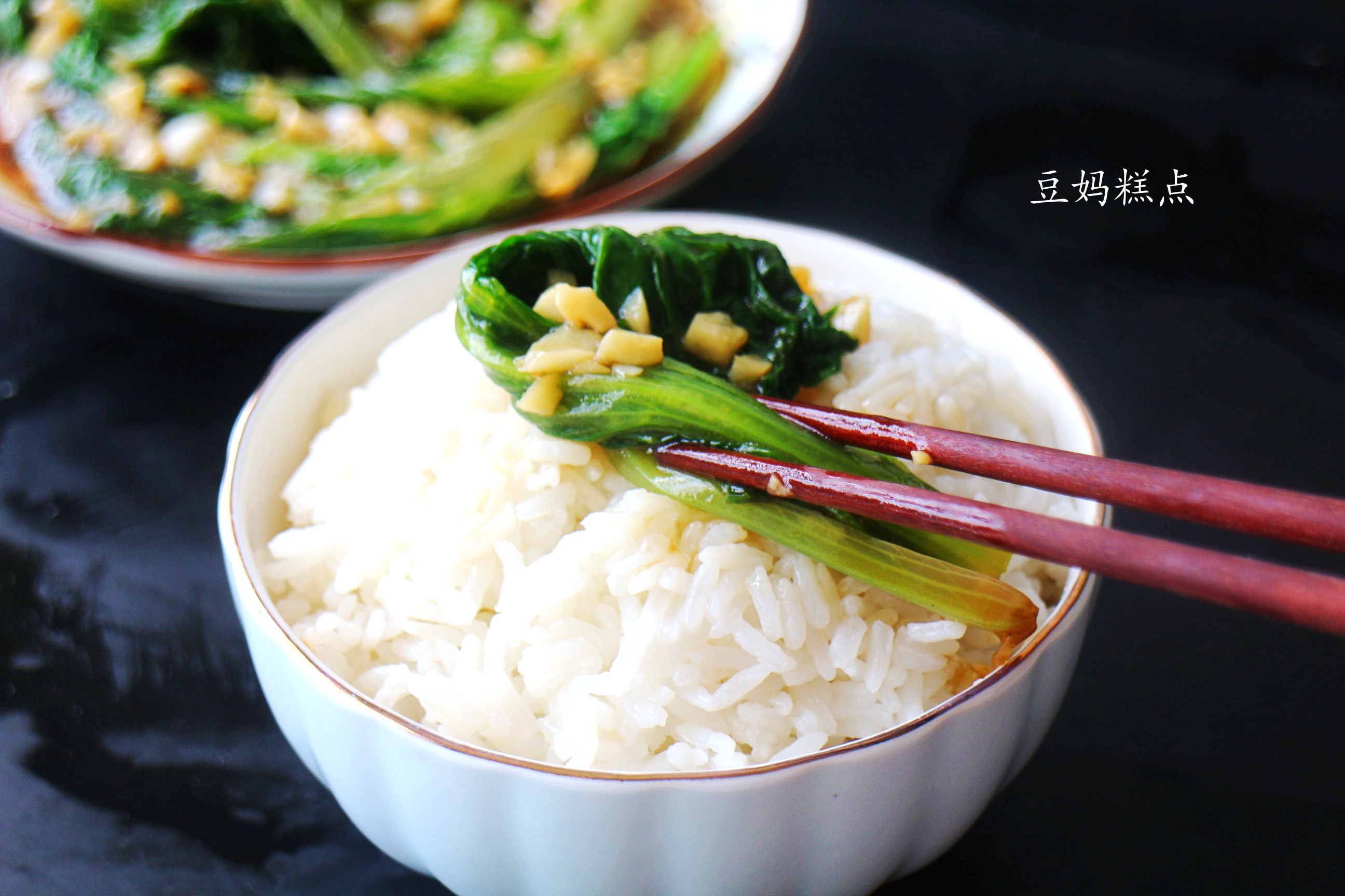 蒜蓉生菜的做法，口感清爽滋味足，有时间照着做，好看还下饭