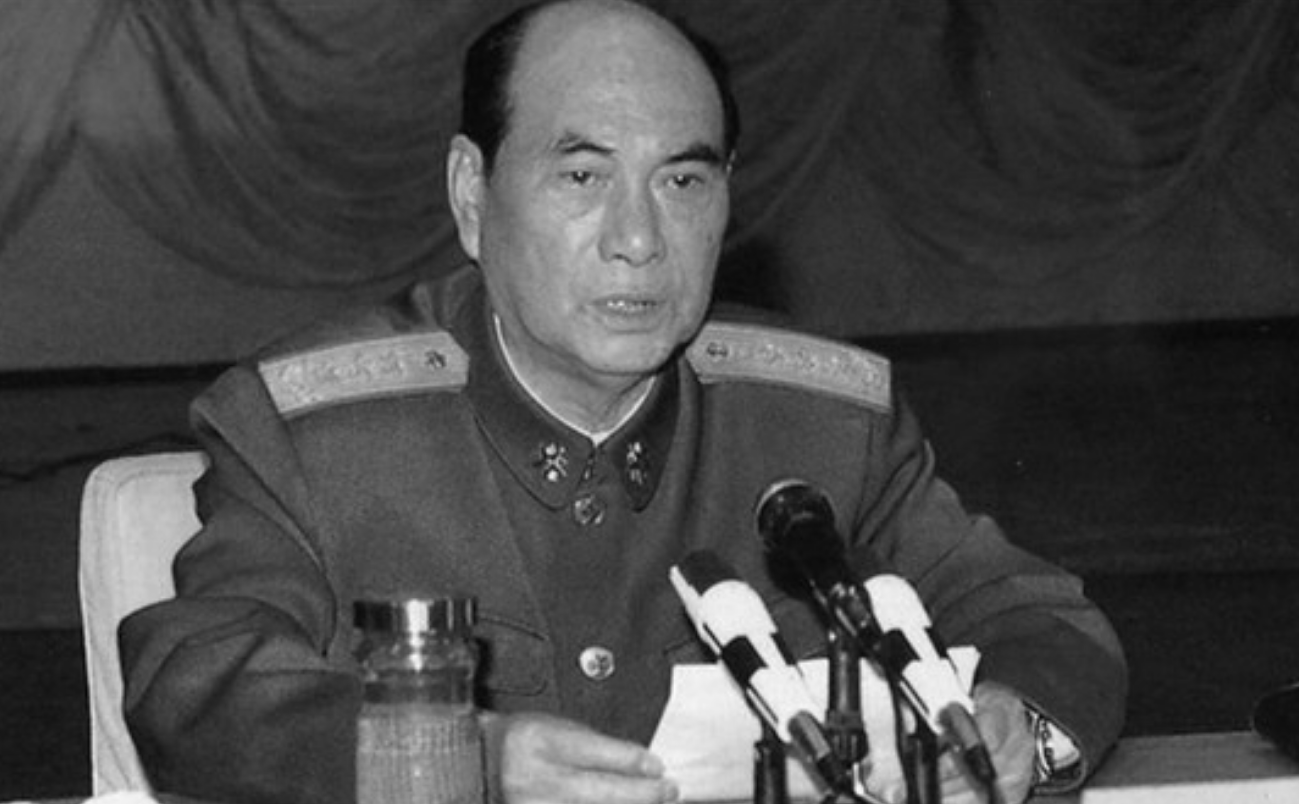 1999年一73岁干部在京病逝，两位军委副主席亲临追悼会，他是谁？