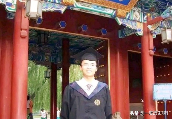 17年前，高考900分摘状元，考上北大的广东小伙，近况怎样？