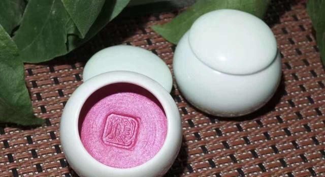 唐妆之美，在骨子里散发出来的自信