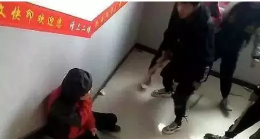 贵州少年刺死霸凌者五年后，母亲：校园暴力并未就此结束