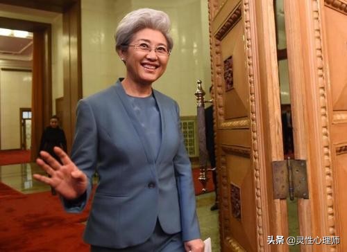 傅莹与天边的故事200字 _飞翔号