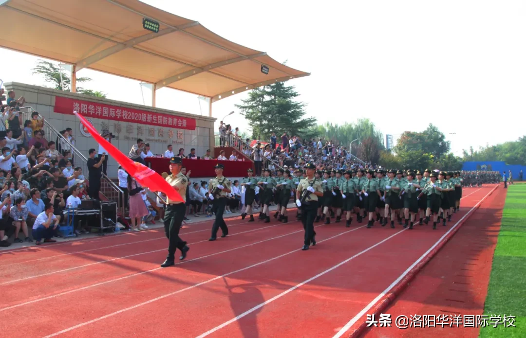 磨砺青春铸军魂 飒爽英姿展风采