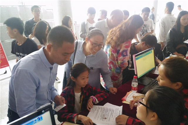 张易文9岁上完高中，10岁考上大学，算是“神童”吗？