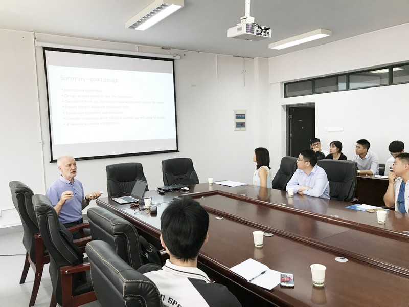 英、美、法、澳等多国专家学者抵达湖北，纷纷与这所大学建立合作