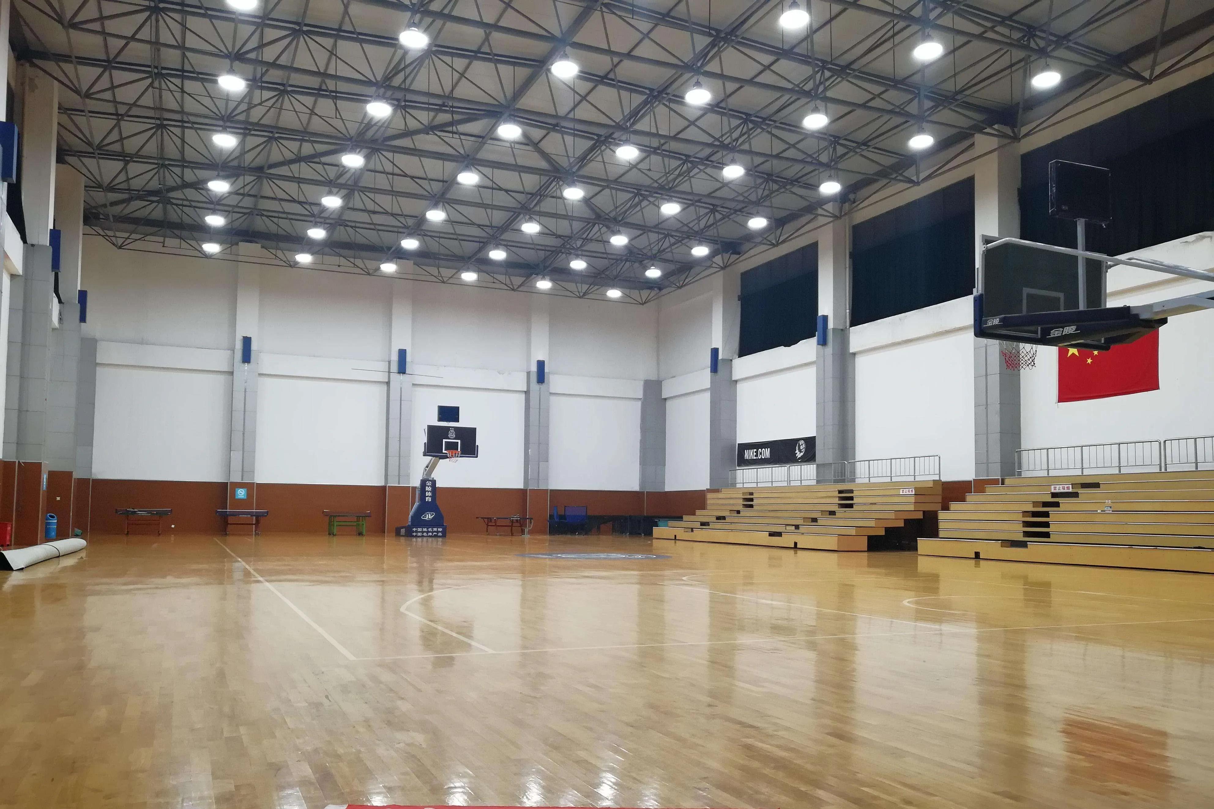 做室内篮球场(建一个室内篮球场需要多少钱?