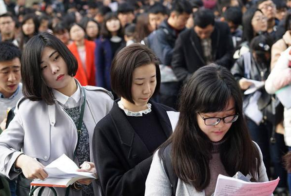 安徽一高中违规招生，清退500多名复读生，学生们将要何去何从