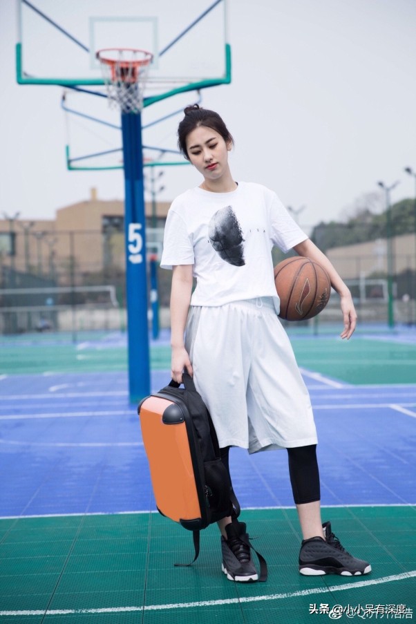 亓浩近照,美出天际!