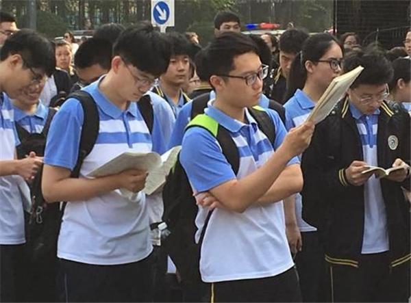 高考哪个分数段“人最多”？今年分数线会降吗？考生做好心理准备