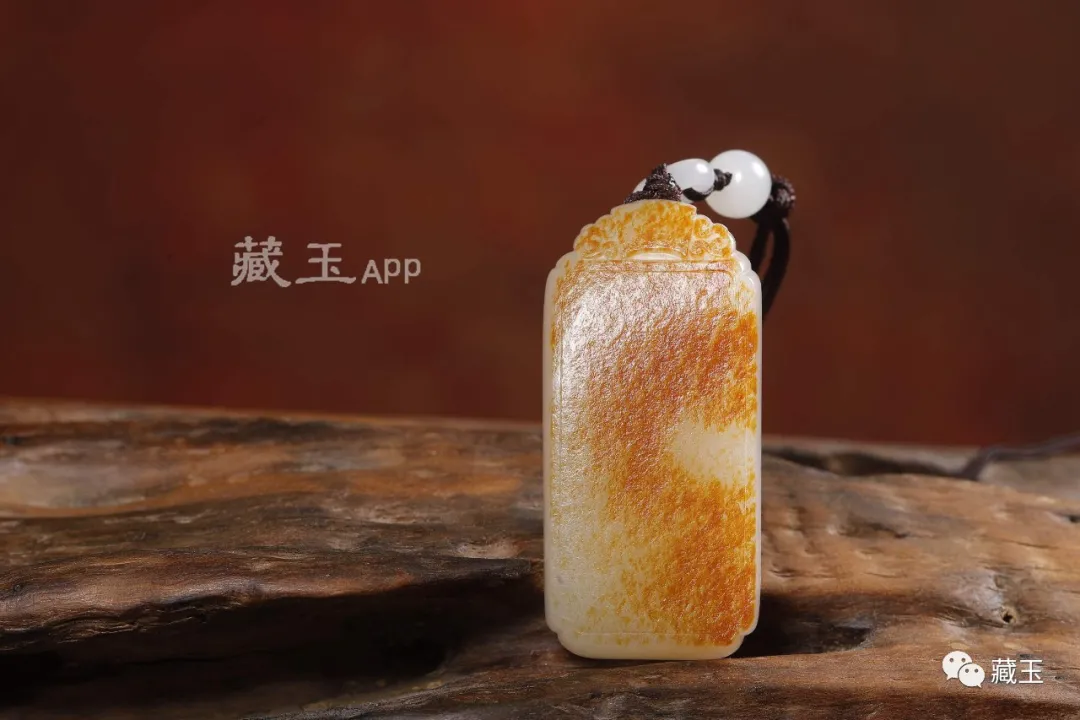 兼顾朴素与奢华的玉雕——平安无事牌