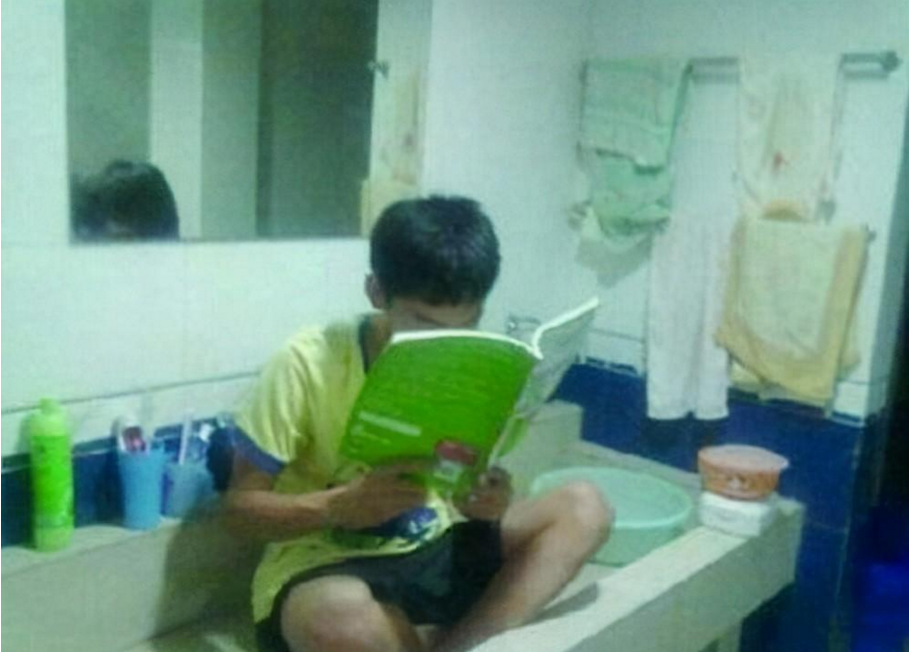 宿舍太热怎么办？看了各科大学生的“避暑”方式，原谅我笑出鹅叫
