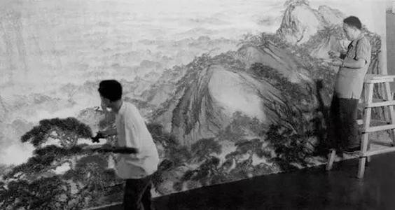 人民大会堂画作完成后，众人提议周恩来题词，却被拒绝：我不合适