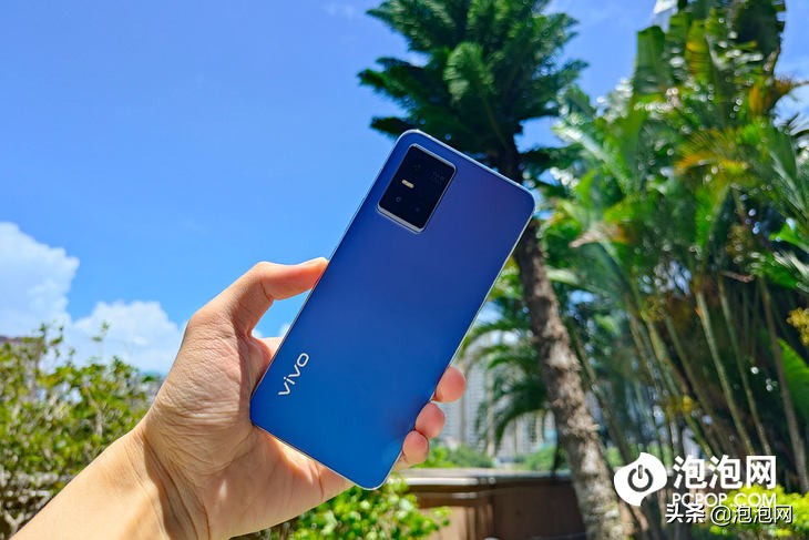 vivo S10 Pro评测：自然柔光人像自拍有啥不同？