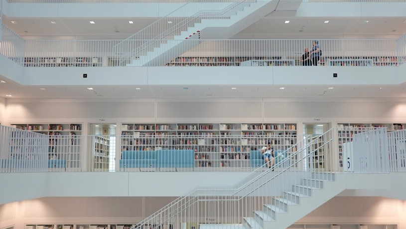 德国斯图加特图书馆(云旅游：盘点全世界最美的图书馆之一，德国斯图加特市立图书馆)
