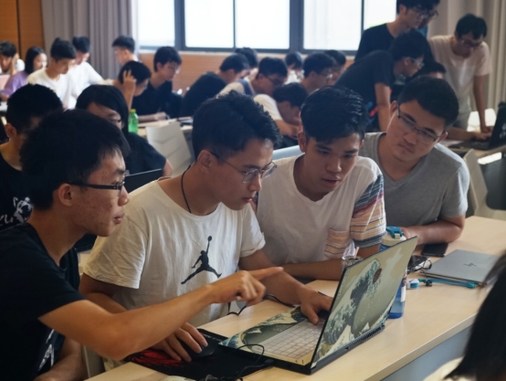 为什么一定要读985/211大学？过来人说出4点优势，真的太明显了