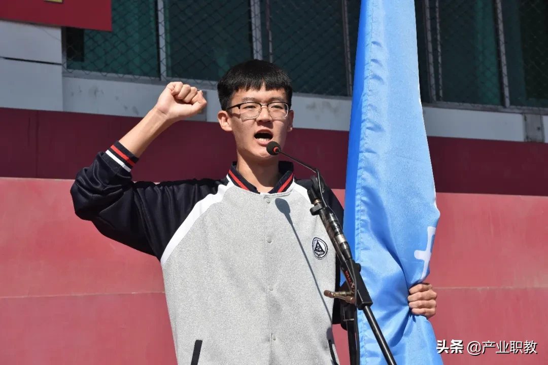 宣化一中举行开学典礼：铮铮誓言看行动，发声亮剑争朝夕