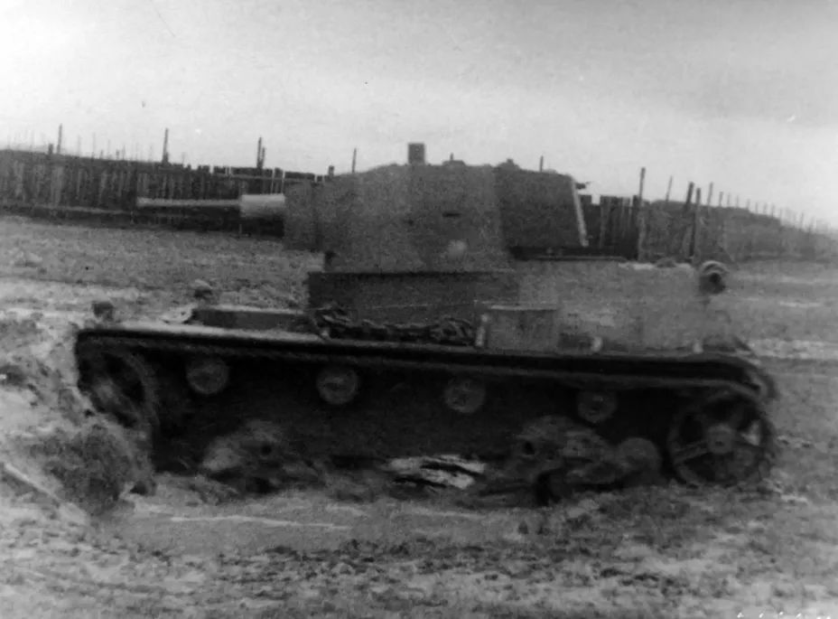 波兰球二战日本（拳打II号，脚踩T-26：波兰二战最强坦克7TP的实战与测试）
