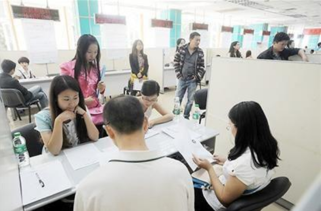985高校“就业率”排名：北大未进前10，兰州大学排名垫底