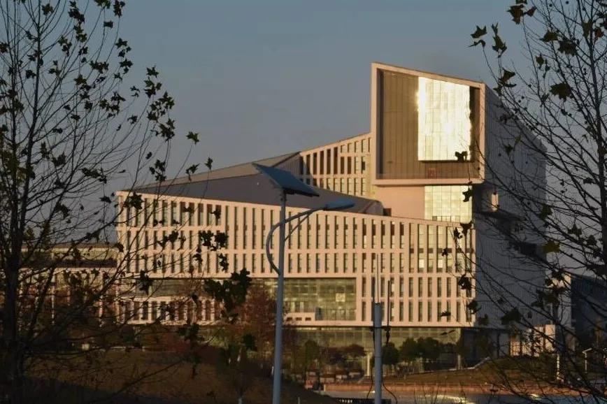 5大校区，占地超7千亩，图书馆藏书340余万册！安徽这所高校大到