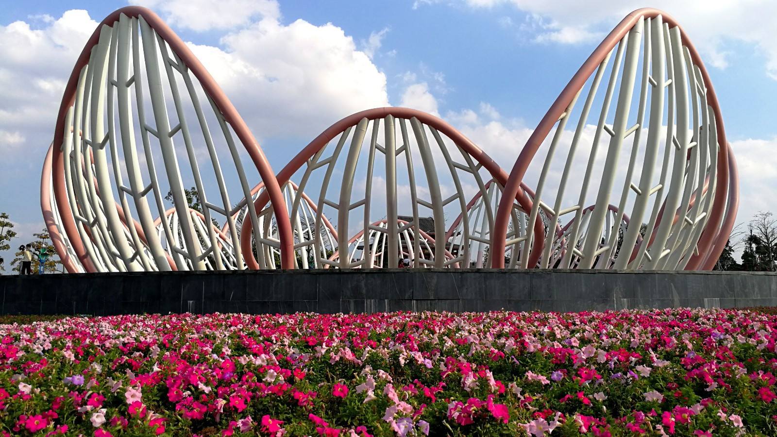 广西贵港四所高中，平南中学高考成绩喜人，堪称广西县级中学典范