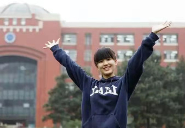 湖南美女学霸放弃高考，以7科满分考入剑桥，直言从不用父母管