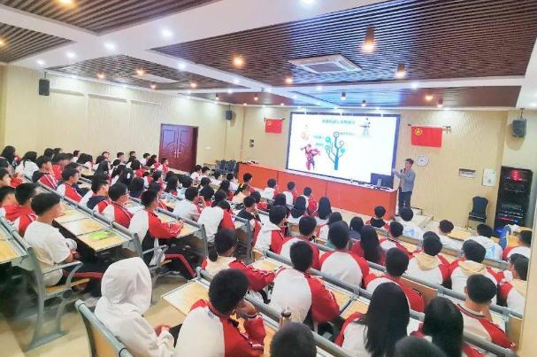 新高考模式下，物理好的考生能随意挑选专业？高三班主任给出建议