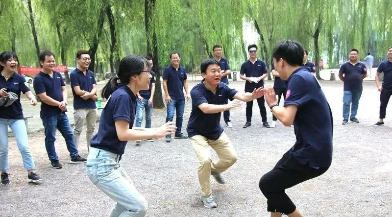 公司团建的拓展惩罚游戏大全20个